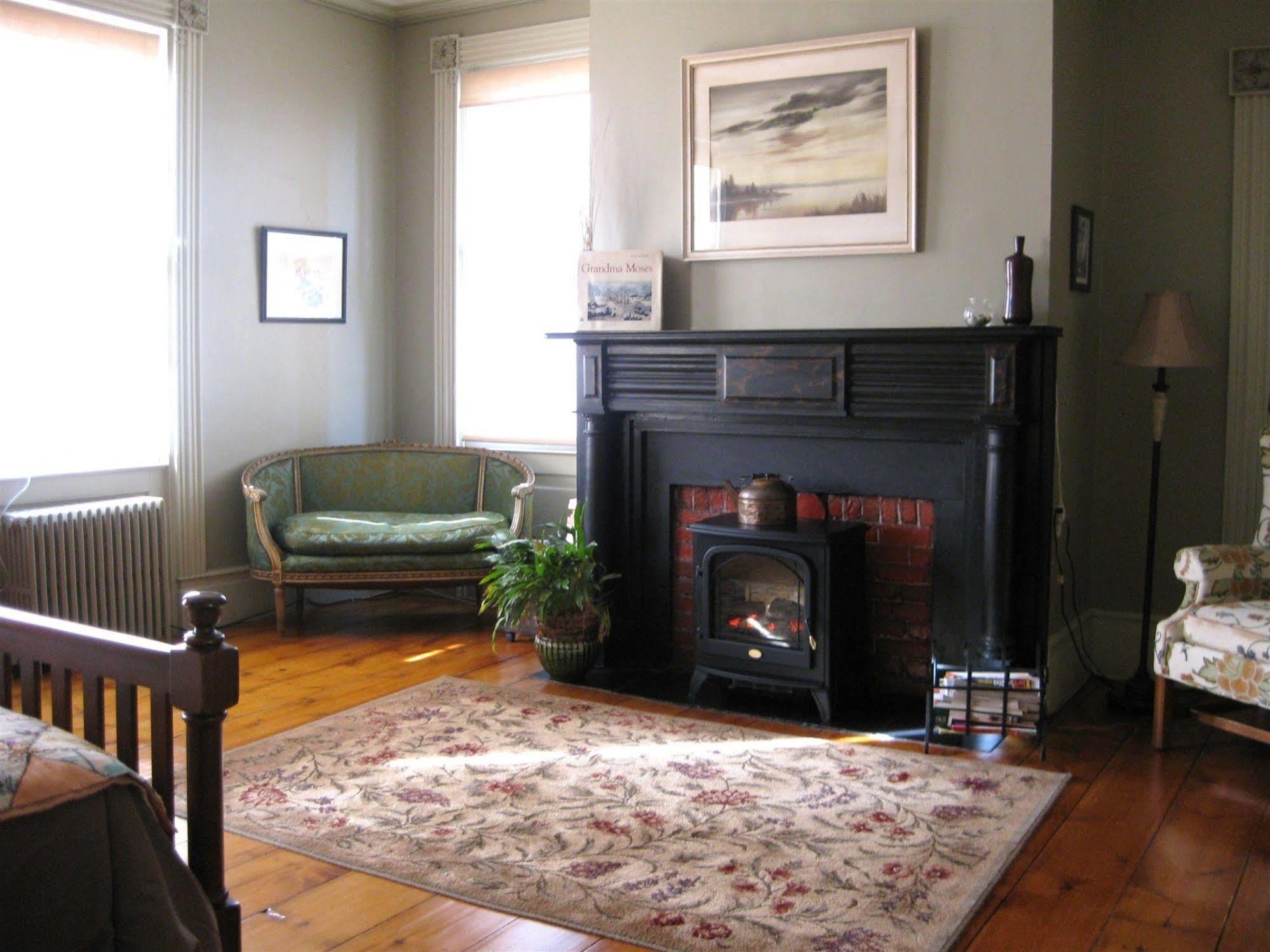 Montgomery The Borland House Inn מראה חיצוני תמונה